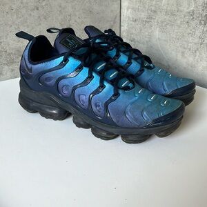 Blue Nike air vapor max plus